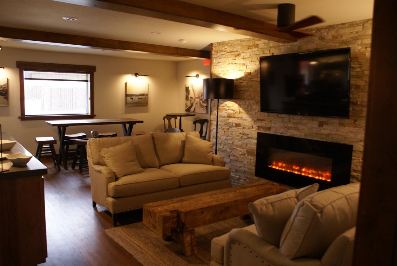 Boarders Inn & Suites By Cobblestone Hotels - Syracuse Buitenkant foto
