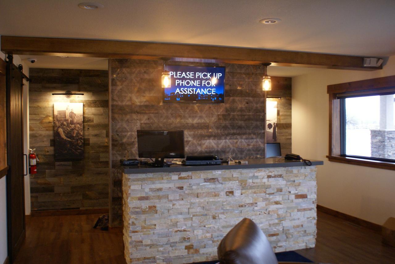 Boarders Inn & Suites By Cobblestone Hotels - Syracuse Buitenkant foto