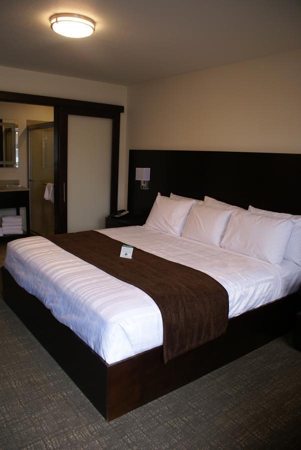Boarders Inn & Suites By Cobblestone Hotels - Syracuse Buitenkant foto