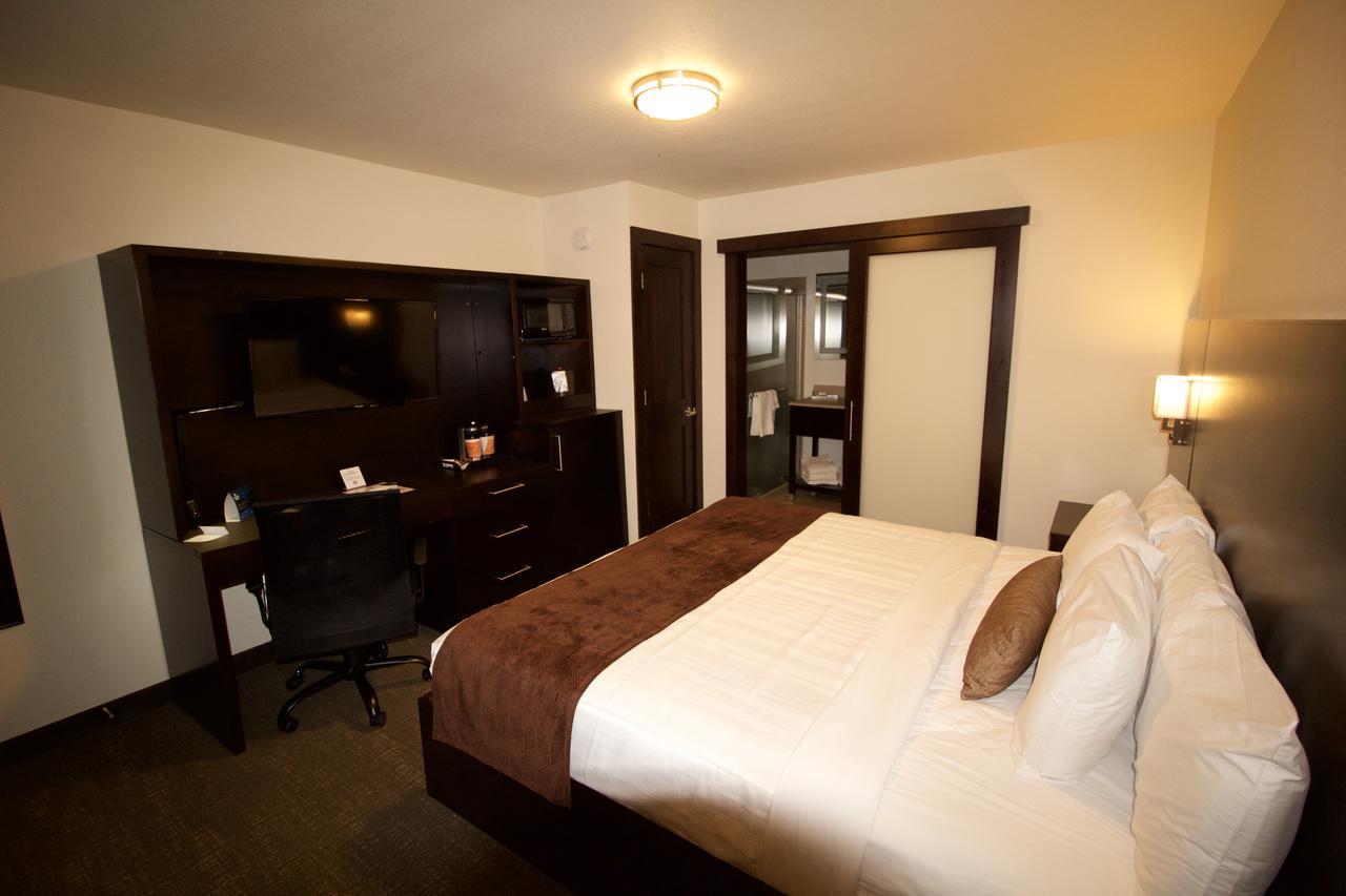 Boarders Inn & Suites By Cobblestone Hotels - Syracuse Buitenkant foto