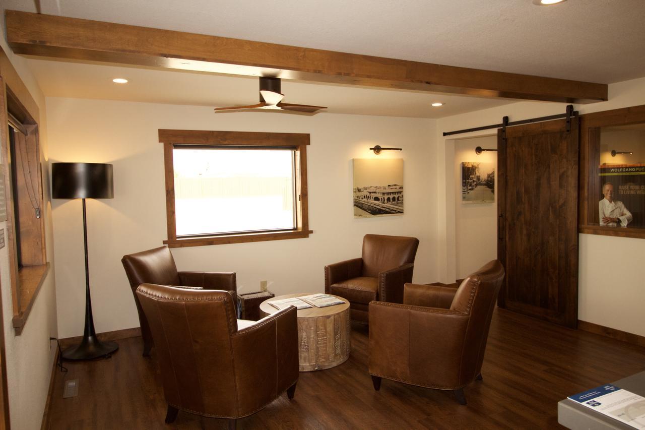 Boarders Inn & Suites By Cobblestone Hotels - Syracuse Buitenkant foto