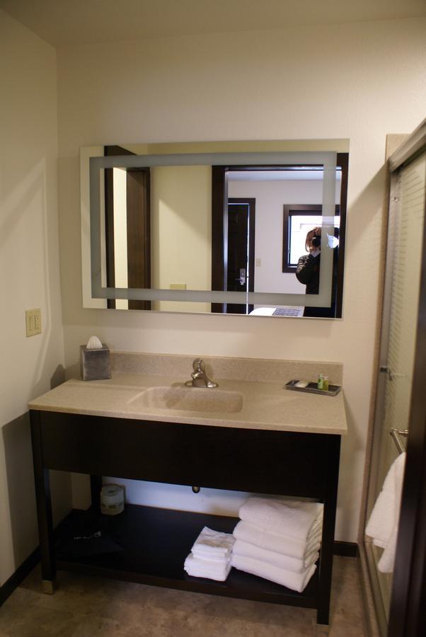 Boarders Inn & Suites By Cobblestone Hotels - Syracuse Kamer foto