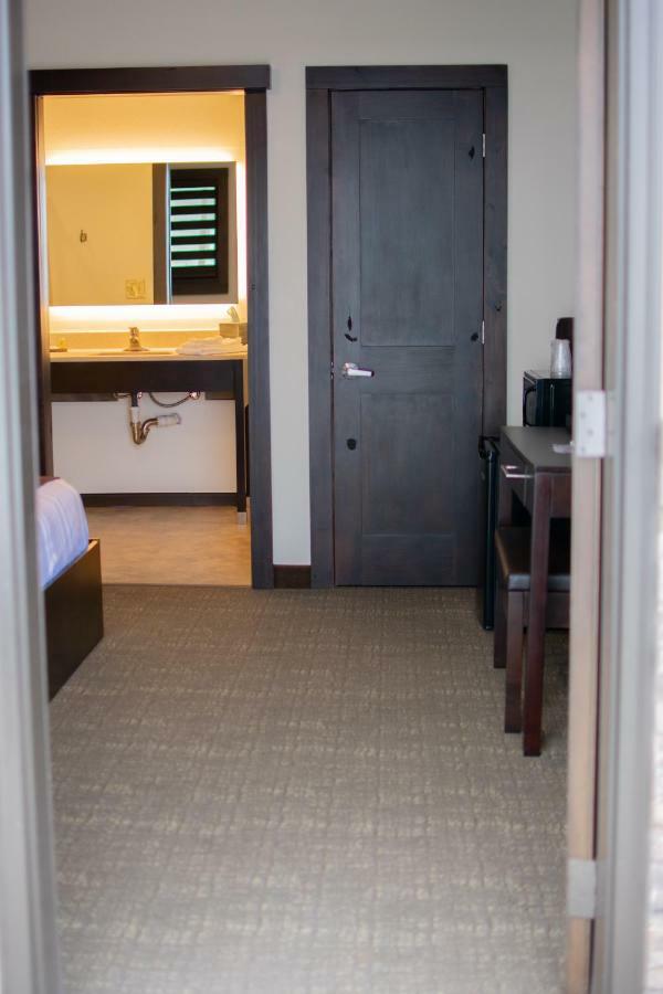 Boarders Inn & Suites By Cobblestone Hotels - Syracuse Buitenkant foto