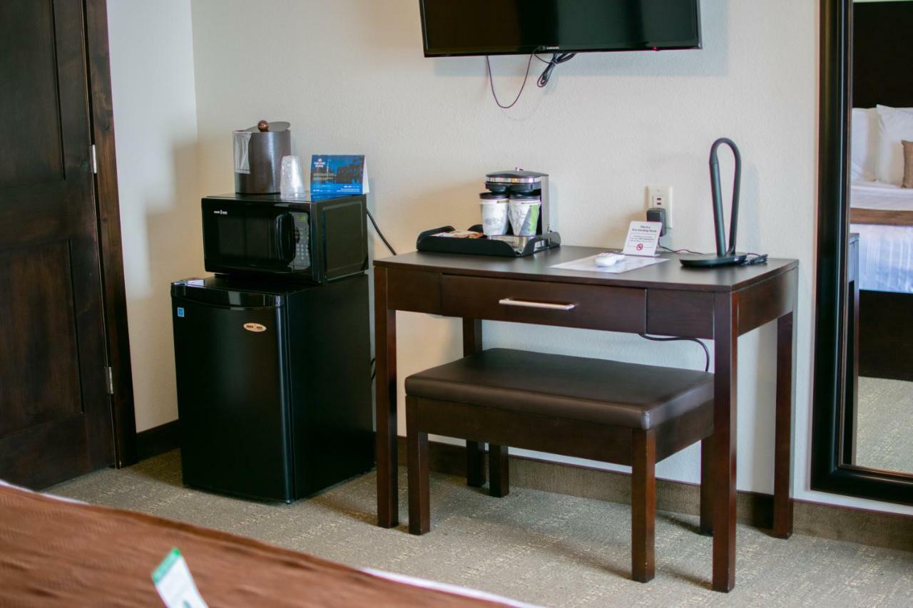 Boarders Inn & Suites By Cobblestone Hotels - Syracuse Buitenkant foto